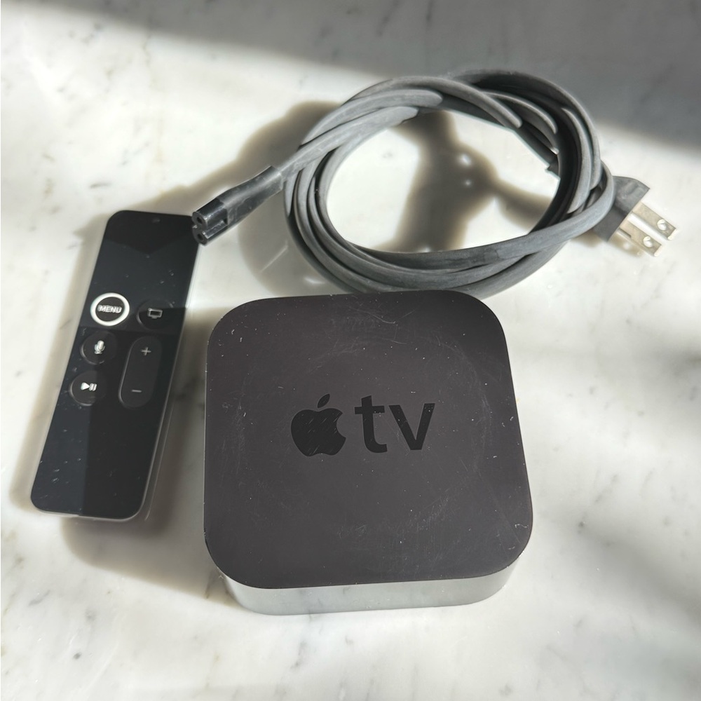 Apple TV HD 64GB A1625 4th Gen w/ Original Siri Remote & Power Cord | Excellent